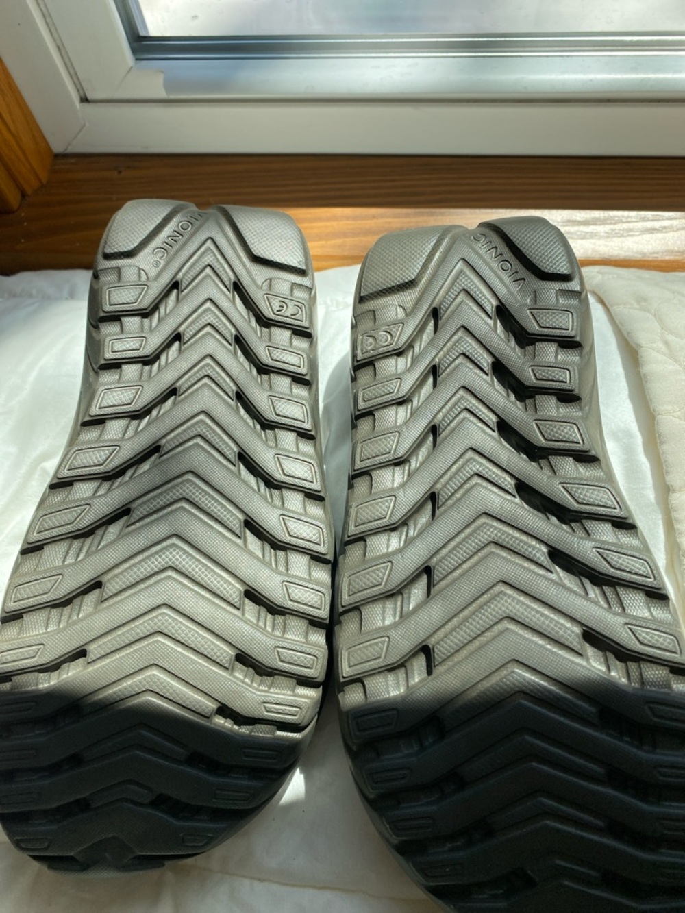 Vionic recovery slide sandal,NWOT - Picture 2 of 6